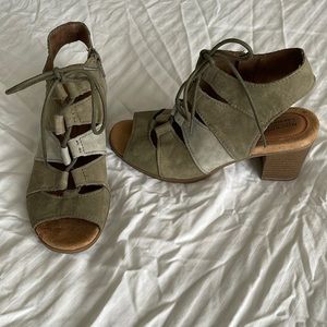 Rockport Cobb Hill heels / sandals, size 7, khaki green shades
